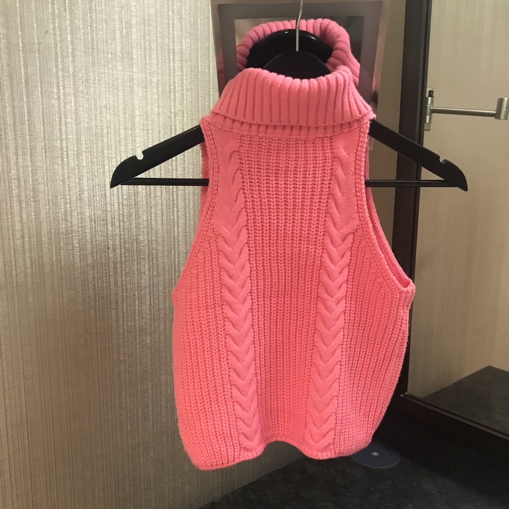 FASHION NOVA Barbie Pink croptop turtleneck